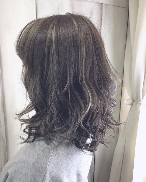 はじめての ヘアカラー ハイライト 明治神宮前 原宿 表参道 髪質改善で艶髪を作るヘアケア美容師 吉田太紀