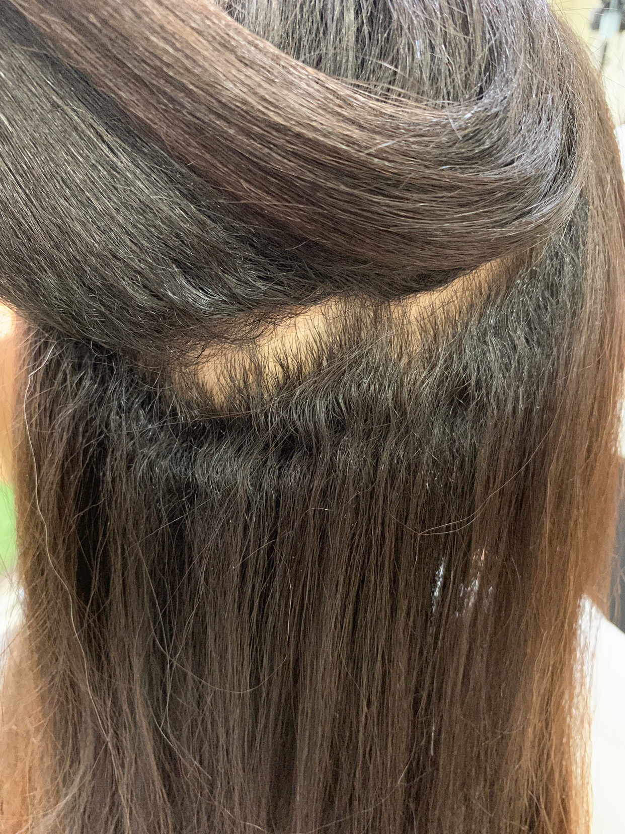 強いくせ毛をしっかり伸ばして艶髪ストレートヘア。原宿・表参道『1000人をツヤ髪にヘアケア美容師の挑戦』