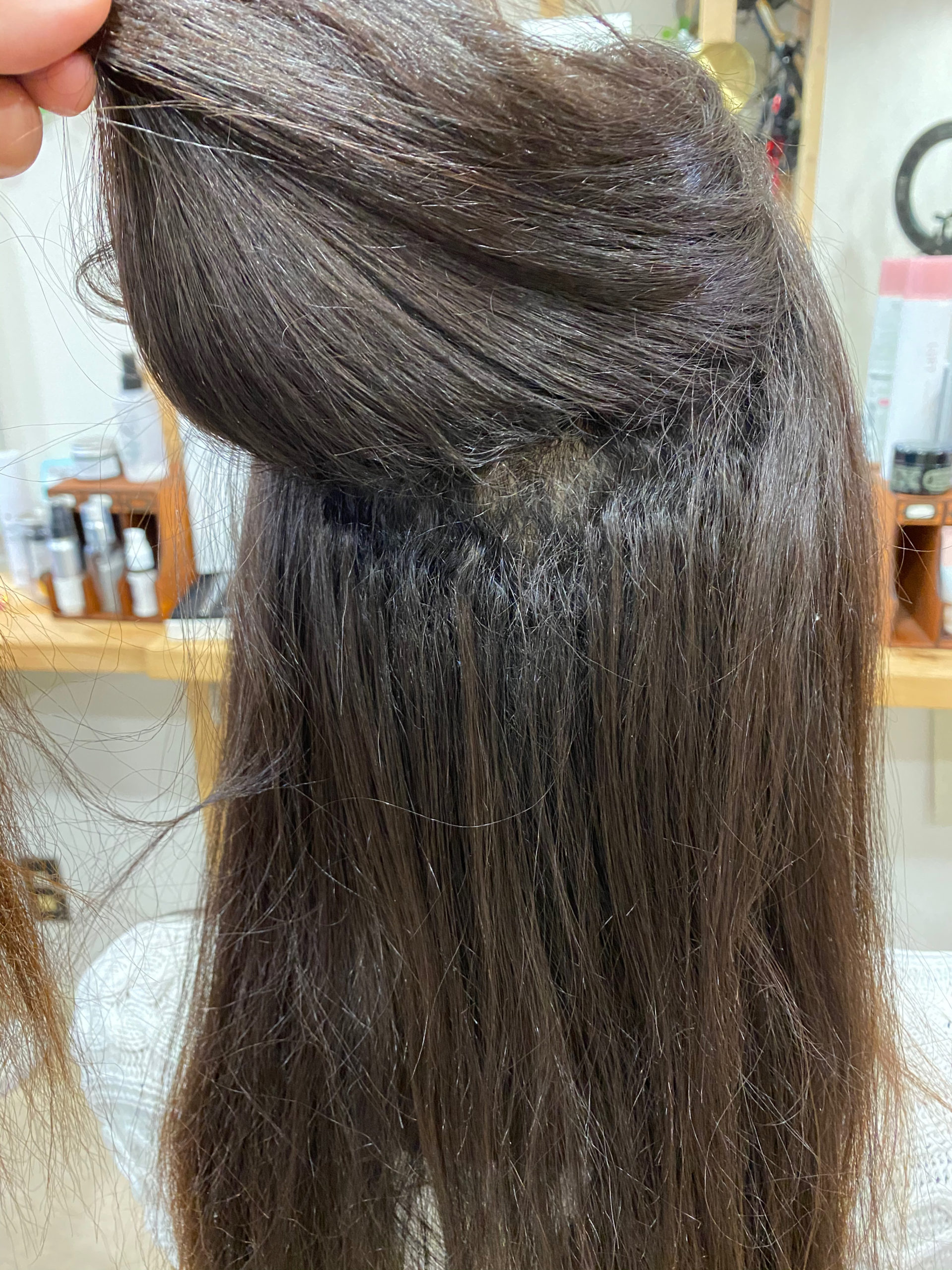 強いくせ毛の縮毛矯正でしっかりストレートヘア。原宿・表参道『髪のお悩みを解決するヘアケア美容師の挑戦』