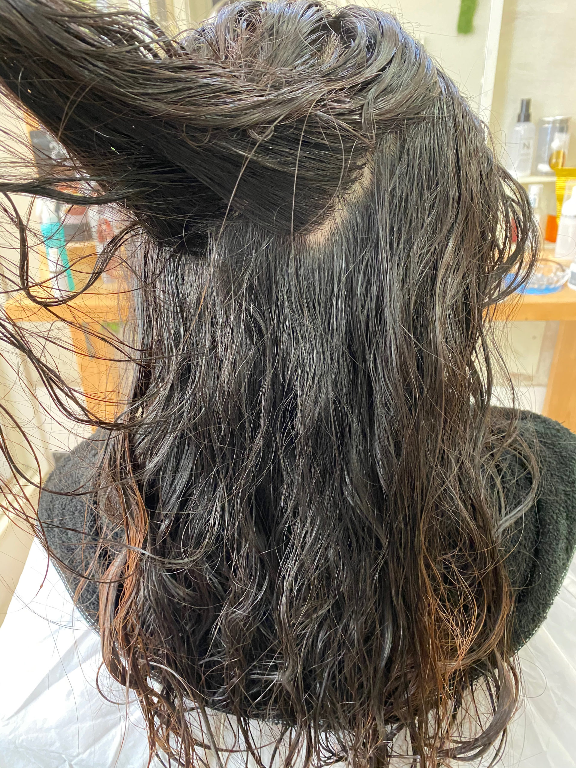 ジュエリーシステムシリーズ×縮毛矯正でつやっつやの艶髪。原宿・表参道『髪のお悩みを解決するヘアケア美容師の挑戦』