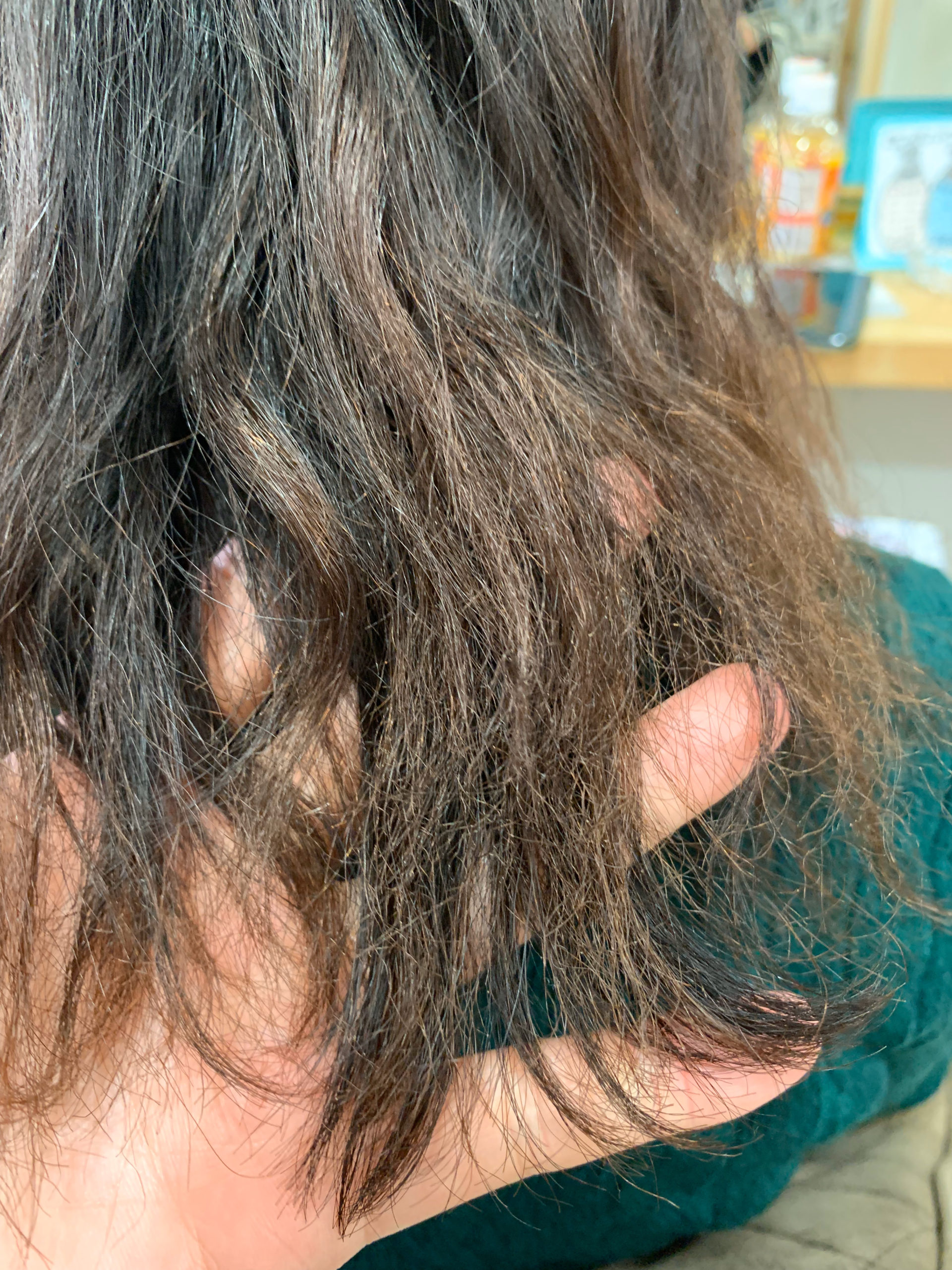 パーマの失敗で髪がチリチリになった【ビビリ矯正】で艶髪に変身。原宿・表参道『髪のお悩みを解決するヘアケア美容師の挑戦』