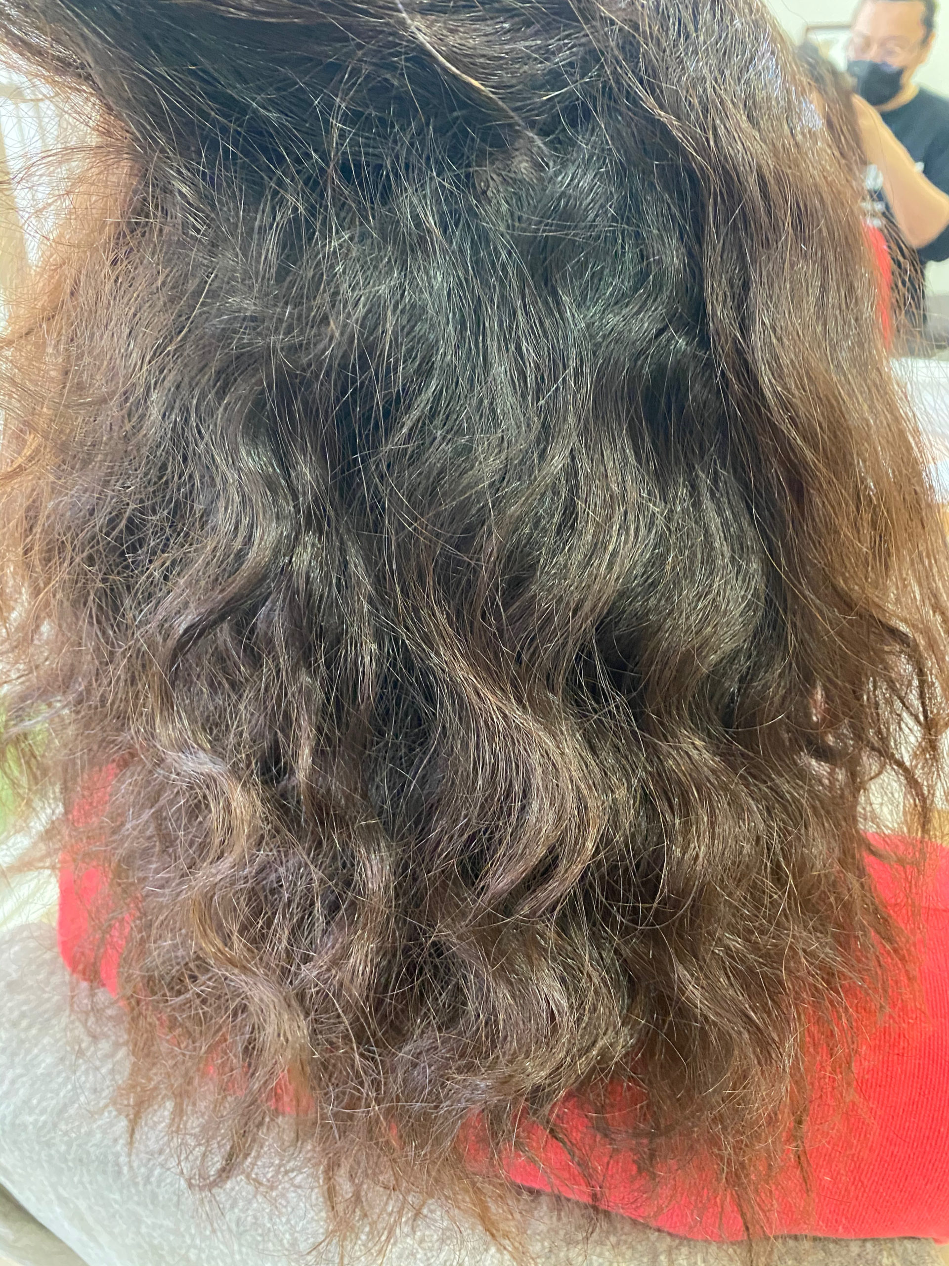 髪のチリチリを【ビビリ矯正】でつやっつやの艶髪に変身。原宿・表参道『髪のお悩みを解決するヘアケア美容師の挑戦』