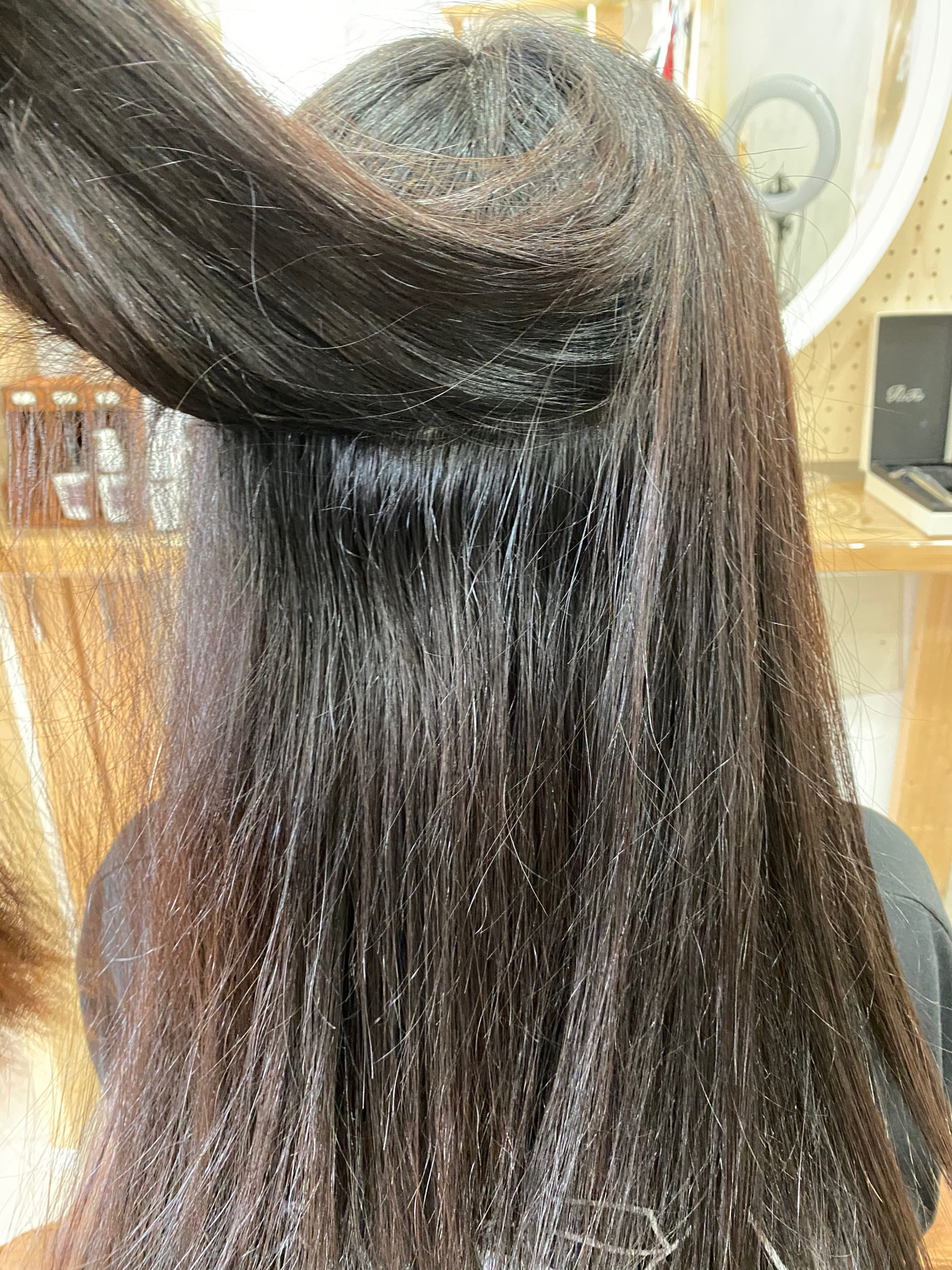 LULUトリートメント×縮毛矯正で毛先まで艶髪ストレートヘア。原宿・表参道『髪のお悩みを解決するヘアケア美容師の挑戦』