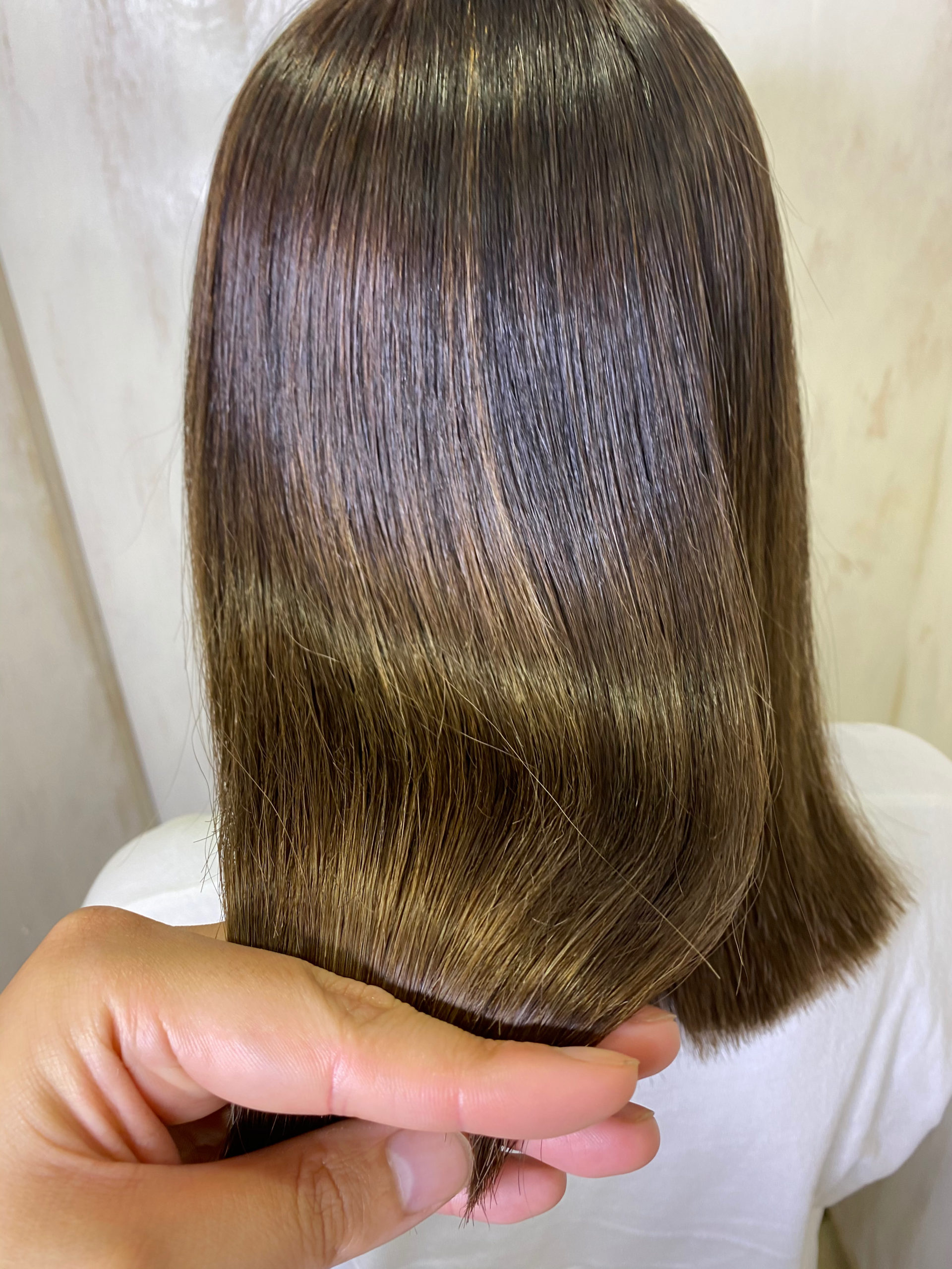 バレイヤージュカラー(ブリーチ)の方を縮毛矯正で艶髪ストレートヘア。原宿・表参道『髪のお悩みを解決するヘアケア美容師の挑戦』