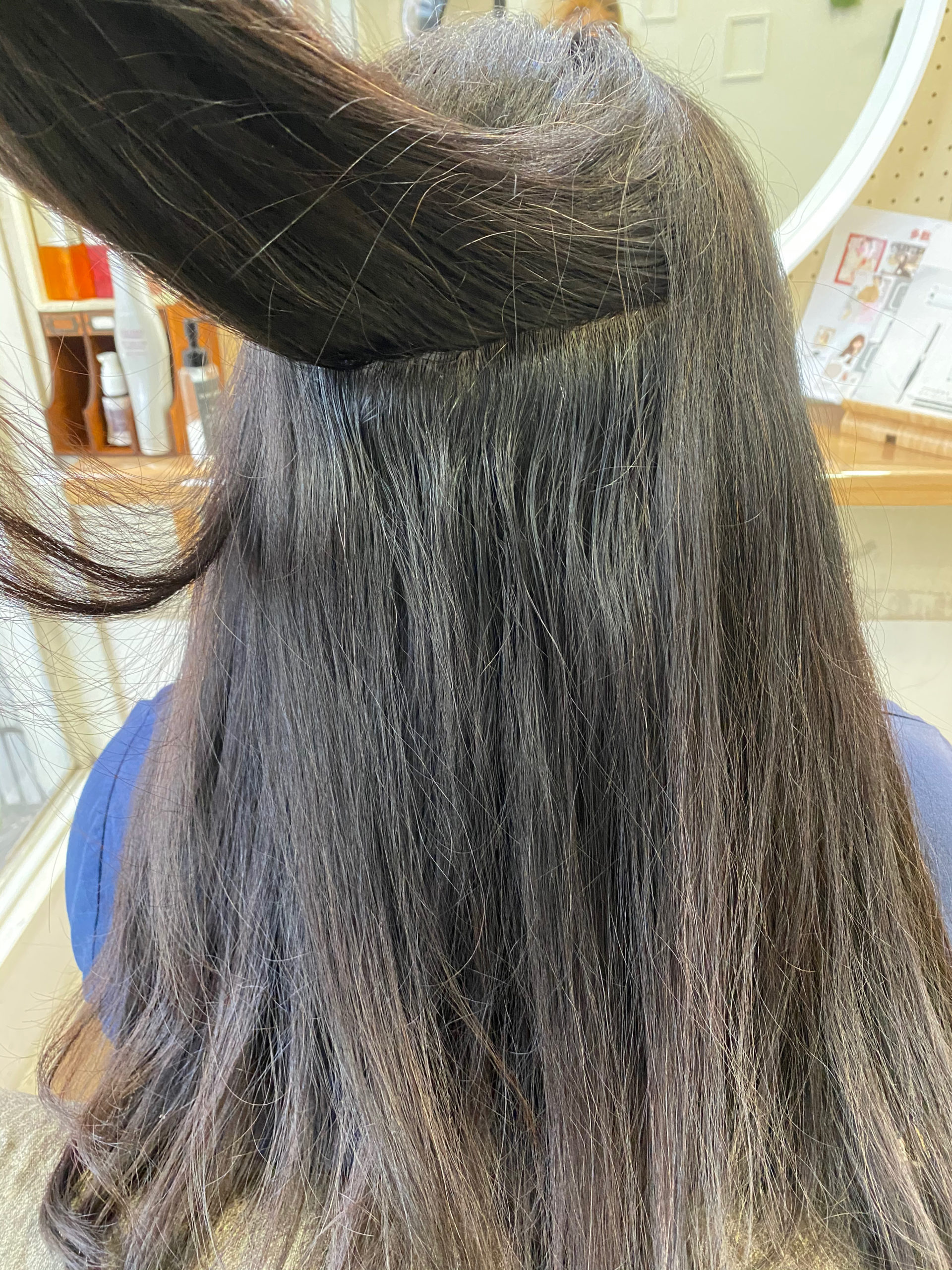 くせ毛でボリュームが気になるロングヘアの方を縮毛矯正で艶髪ストレートヘア。原宿・表参道『髪のお悩みを解決するヘアケア美容師の挑戦』