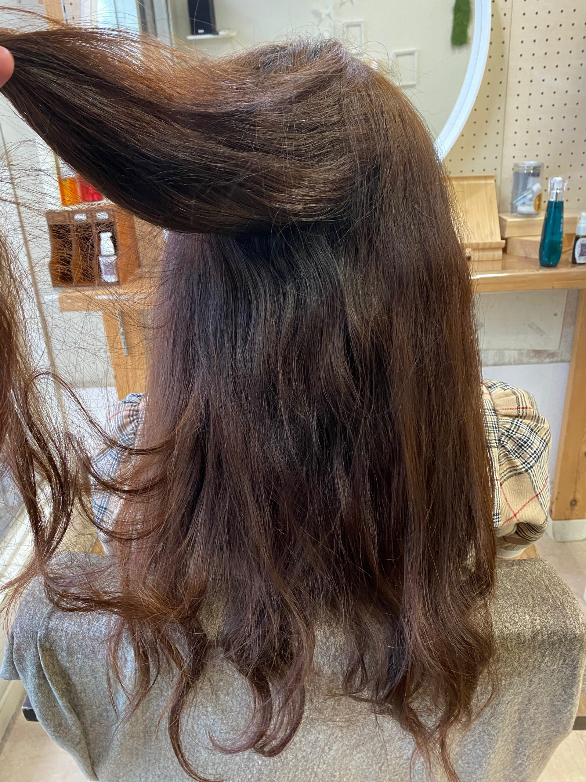 ブリーチとパーマをしている方を【艶髪ストレートヘア】原宿・表参道『髪のお悩みを解決するヘアケア美容師の挑戦』