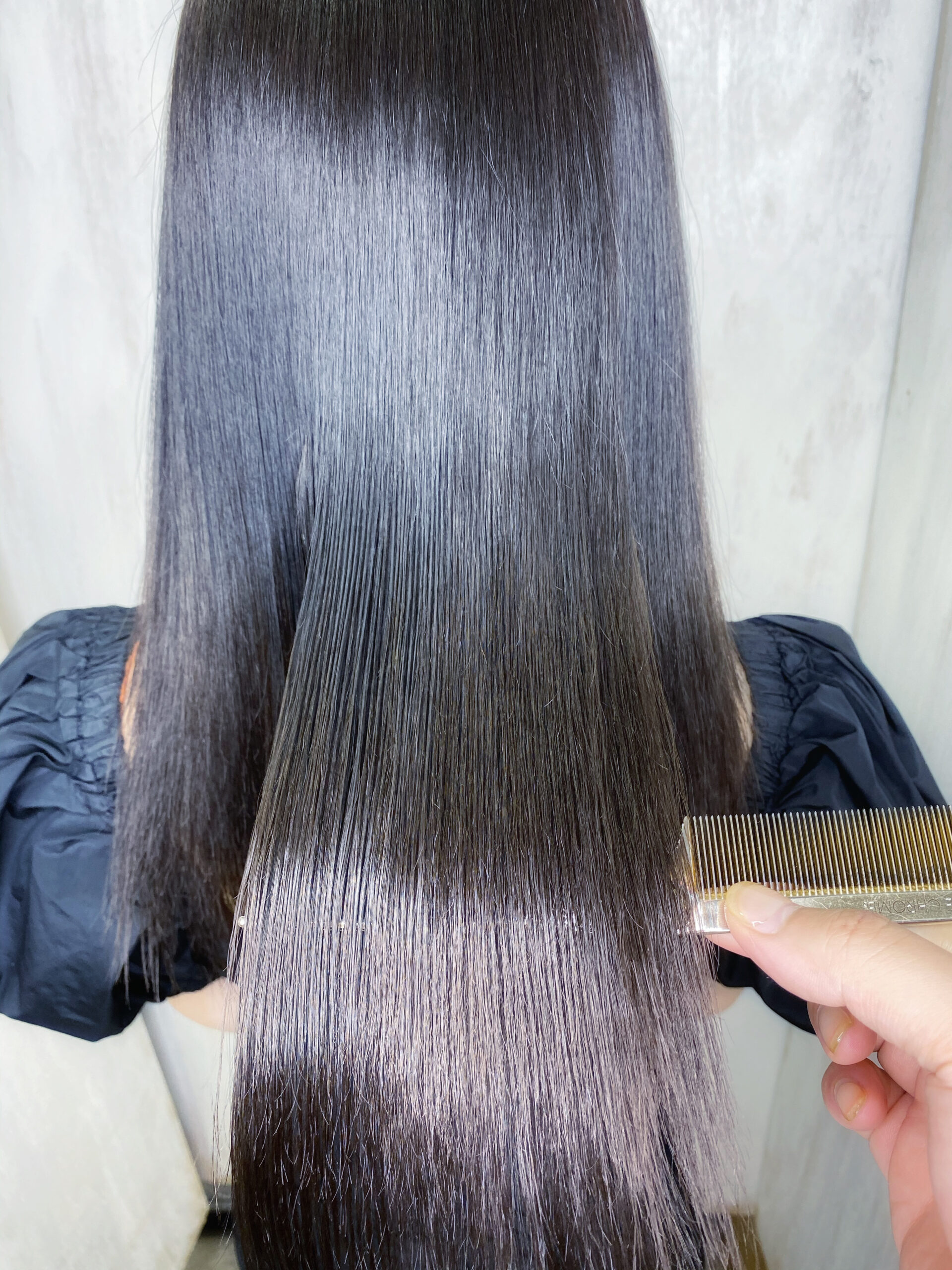 パーマ毛をジュエリーシステム×LULUトリートメント×縮毛矯正でつやっつやの艶髪ストレートヘア。
