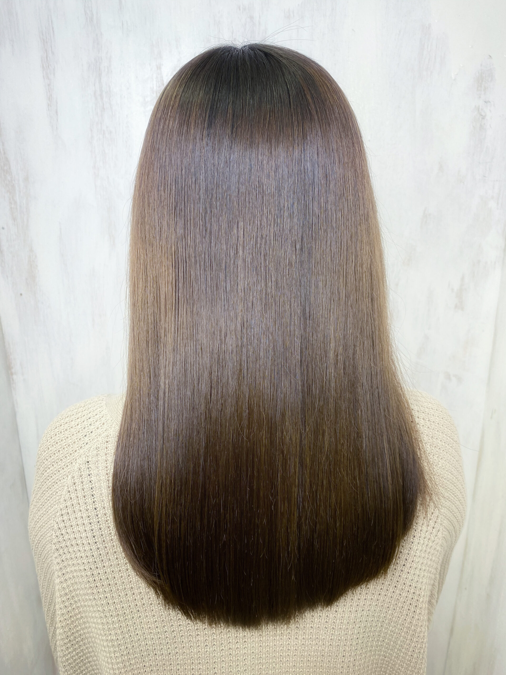 ジュエリーシステム×LULUトリートメント×縮毛矯正でパサつきが気になる方を艶髪ストレートヘア。