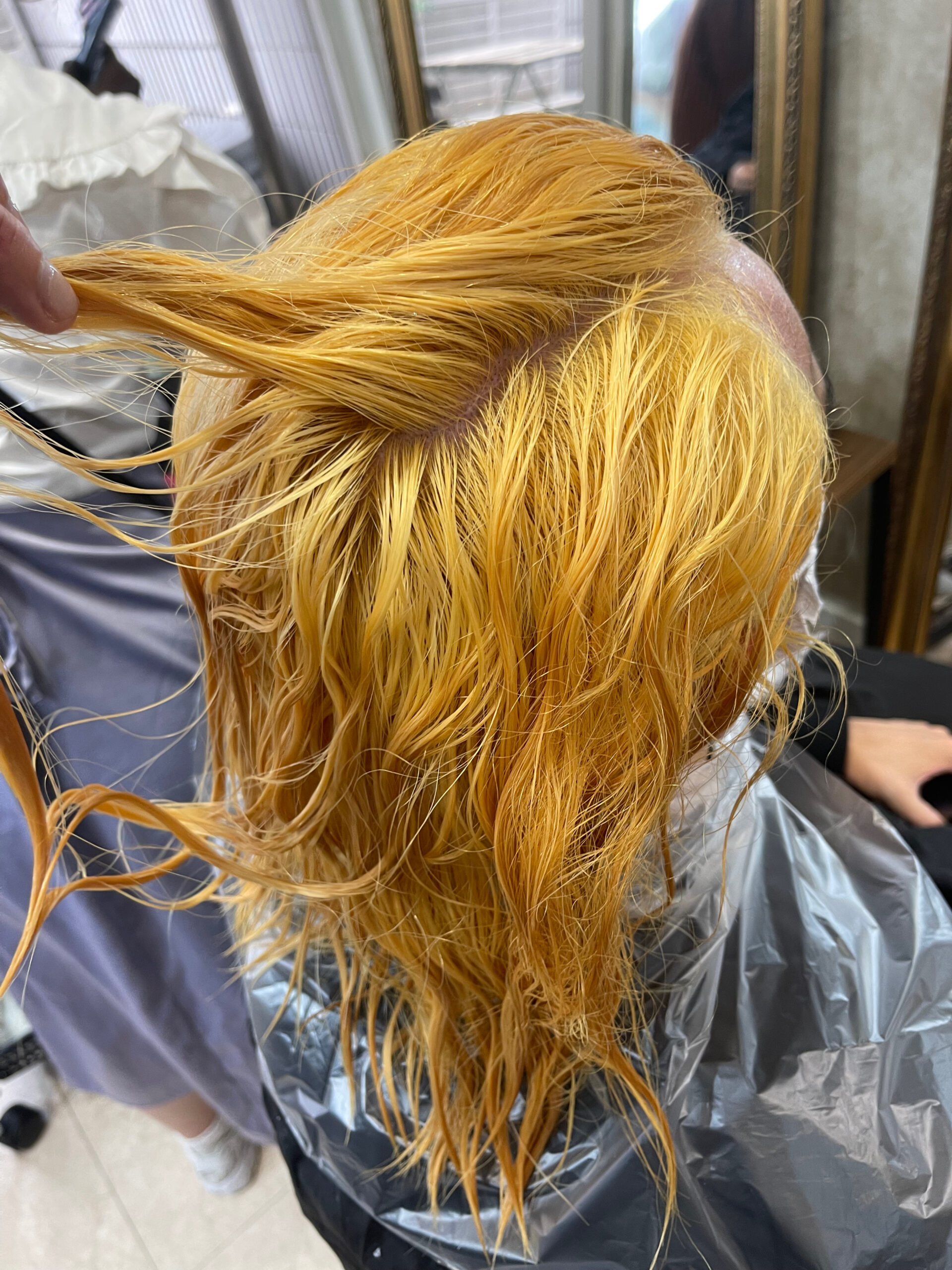 ケアブリーチ＋オレオルカラー＋ジュエリーシステム×LULUトリートメント×縮毛矯正で艶髪ストレートヘア。