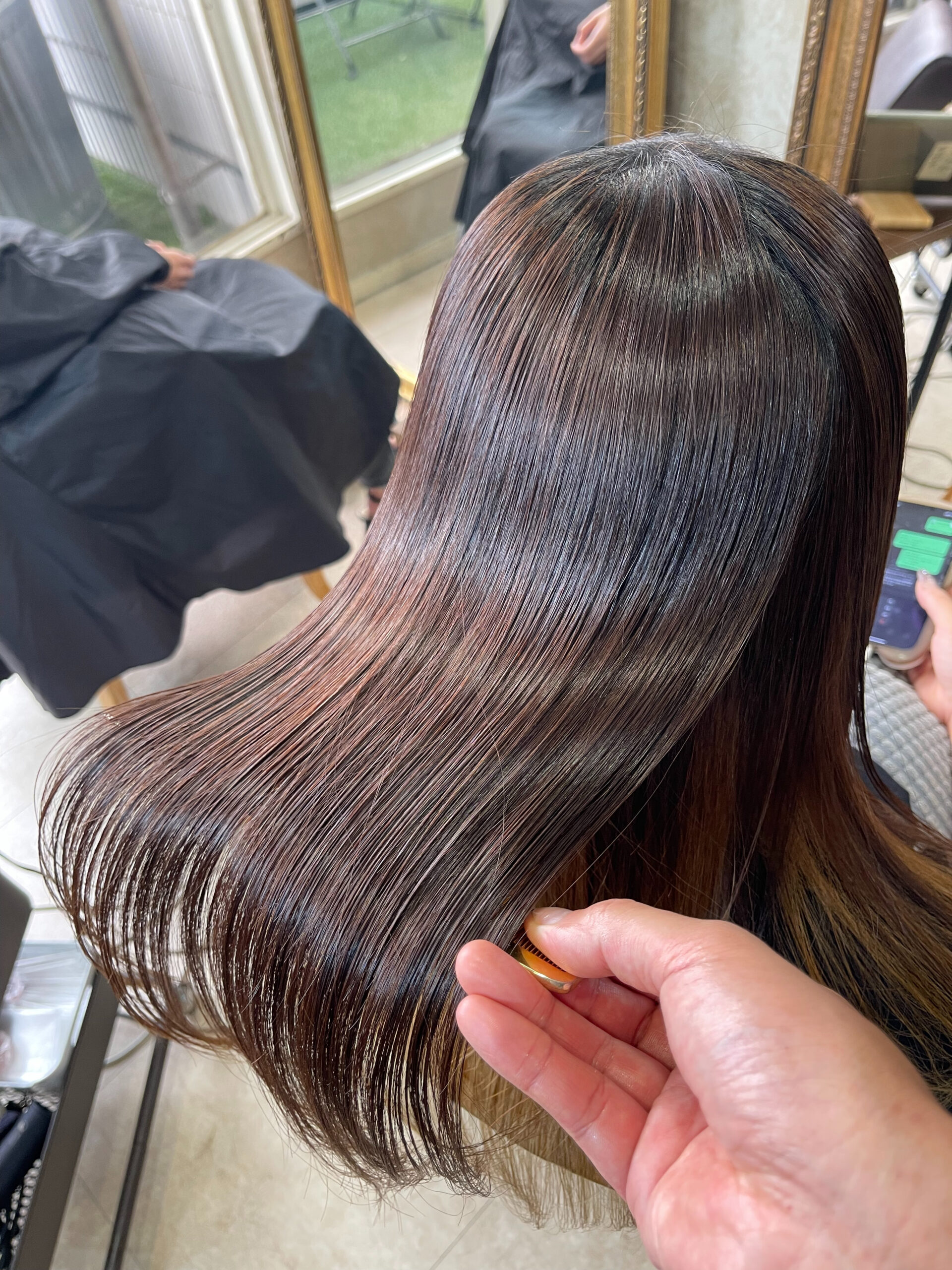 インナーブリーチの輝き×LULUトリートメントで驚きのツヤ髪ストレートに変身した方法を公開！