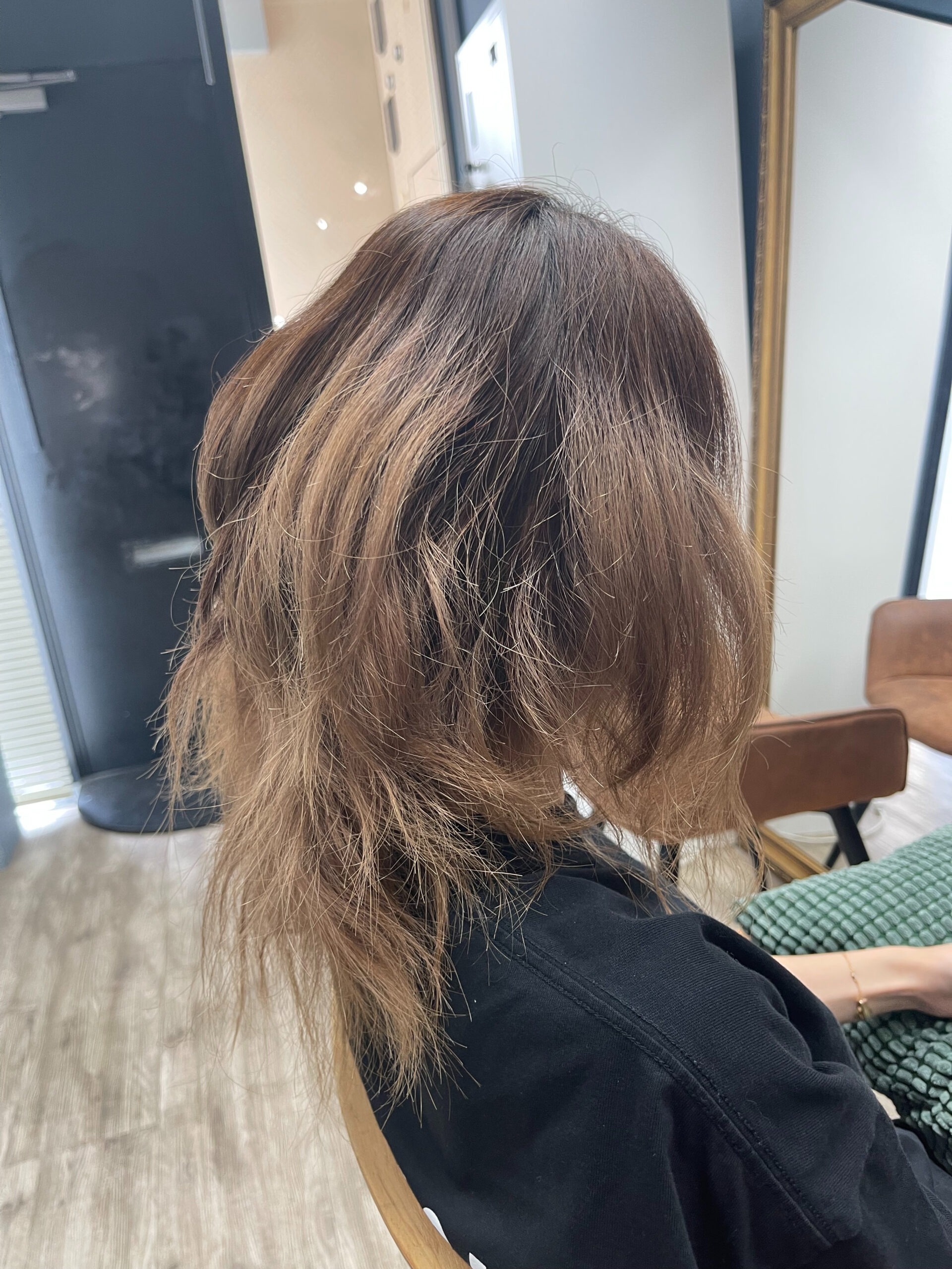 ブリーチとエクステで切れ毛になってしまった方をビビリ矯正×高難易度縮毛矯正で艶髪に変身